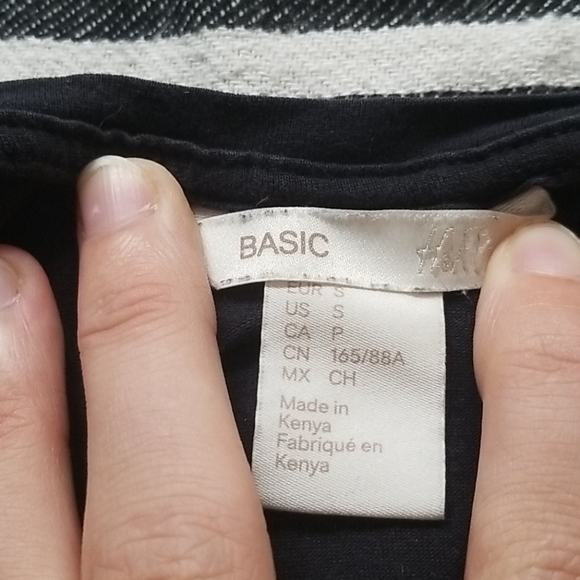 H&M Black Tee V Neck - Picture 2 of 3